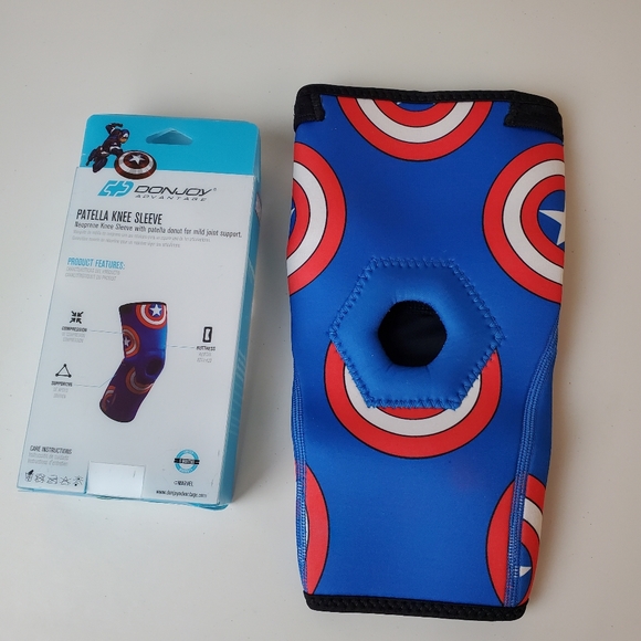 DonJoy Advantage Kids Patella Knee Sleeve Featuring Jamaica